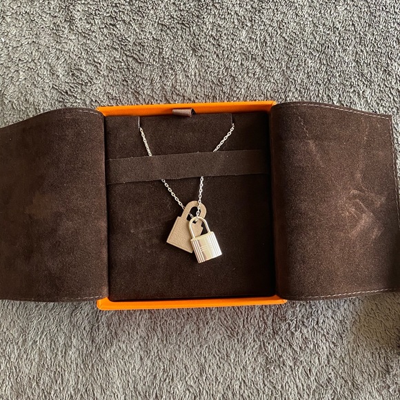 Hermes La Maison Jewelry - Hermés small O’Kelly Pendant